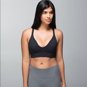Lululemon Seamlessly Plunge Bra size 6