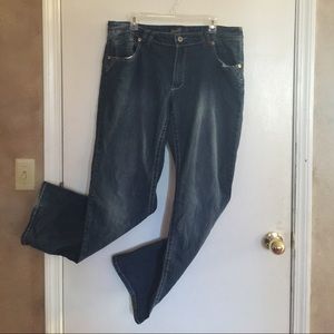 💕REDUCED AGAIN💕Size 18 low rise denim jeans