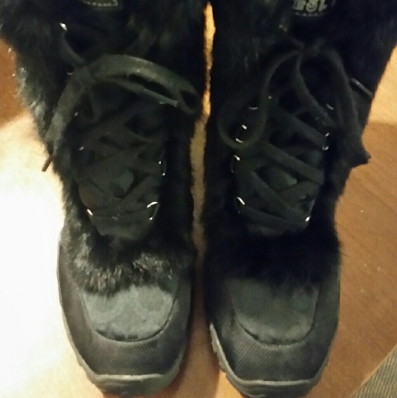 Coach Jennie Snow Boots