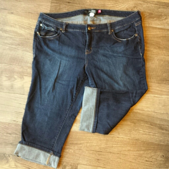 Torrid Capris