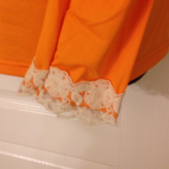 Orange lace and pearl blouse - Picture 3 of 4