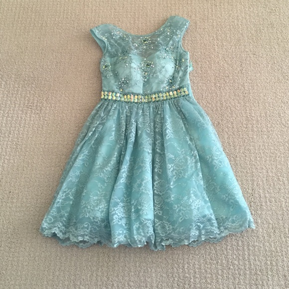 detailed lace prom style dress with lots of jewels - Picture 2 of 4