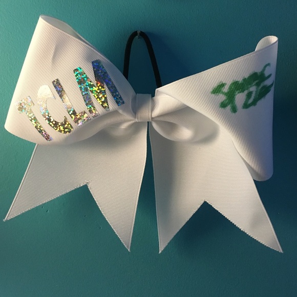 Cheerleading bow - Picture 1 of 1