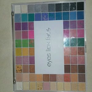Eyeshadow palette