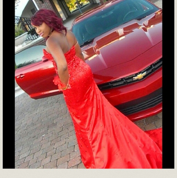 Beautiful sequined beaded Prom Dress - Picture 3 of 4