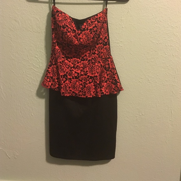 Fitted strapless dress size small
