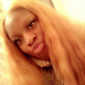 Meet your Posher, Devona