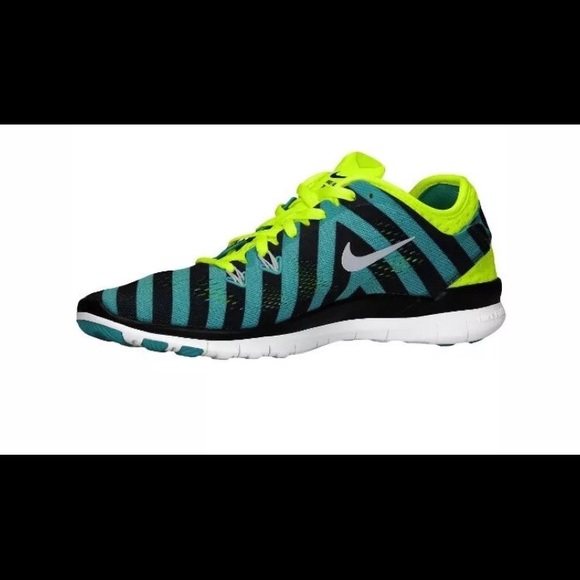 SOLD- Nike Women's Free 5.0 Tr Fit 5 PRT - Picture 2 of 4