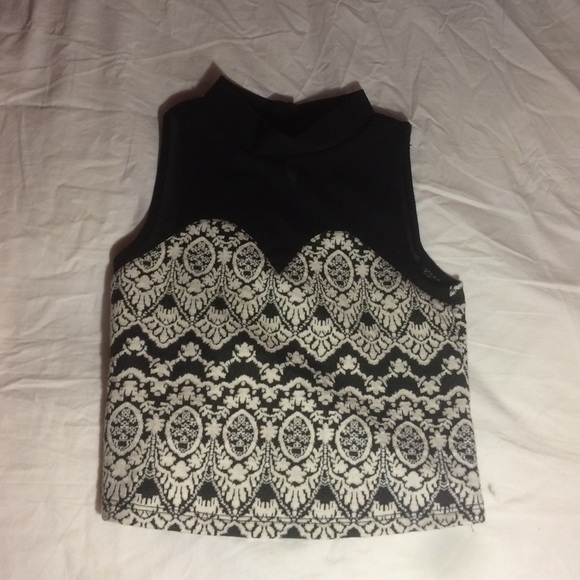 Black (printed) Crop Top F211