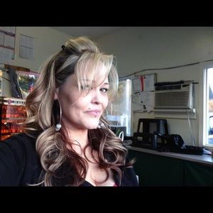 Meet your Posher, Crystal