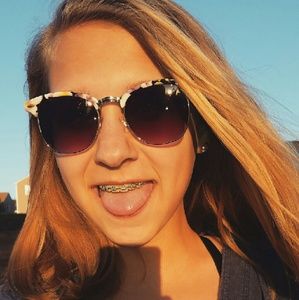 Meet your Posher, Tori