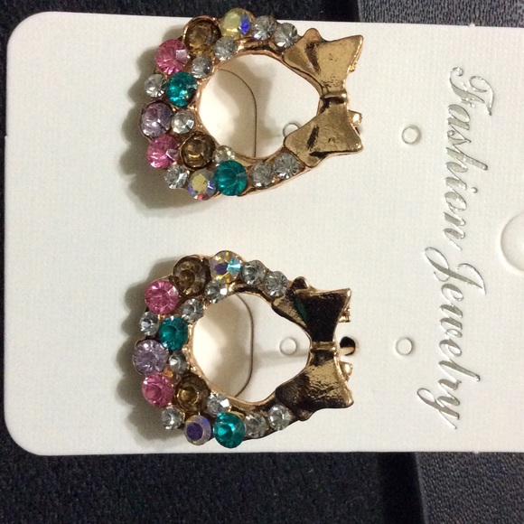 Multi-color earnings - Picture 2 of 2