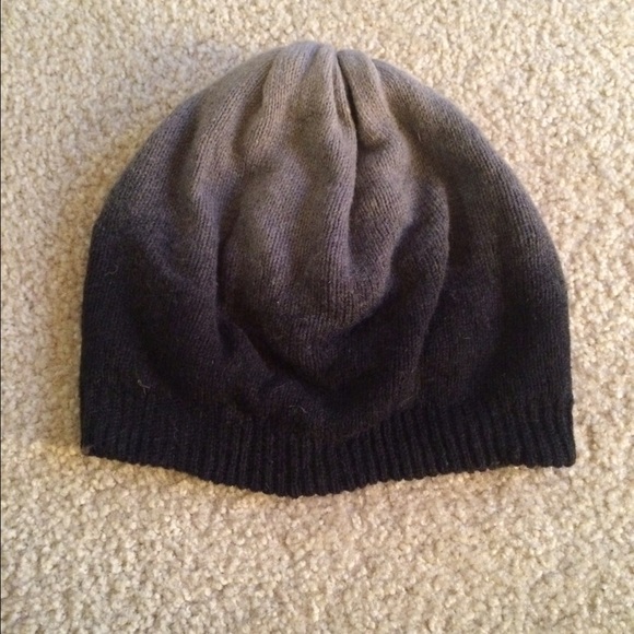 Black ombré to grey thick beanie hat