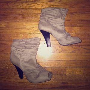 Open toe short boot!