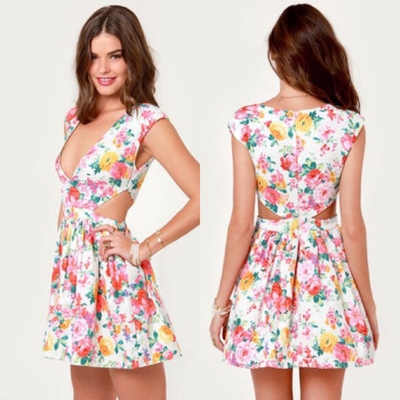 Floral Side Cut Out Dress 🌸