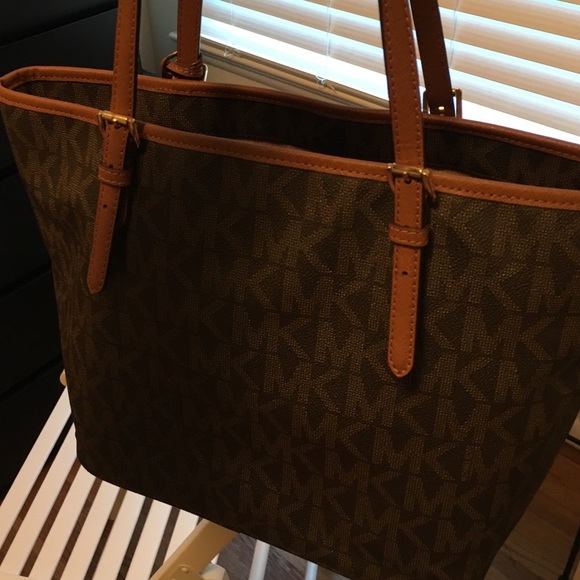 ‼️SOLD‼️Authentic Michael Kors handbag - Picture 3 of 4