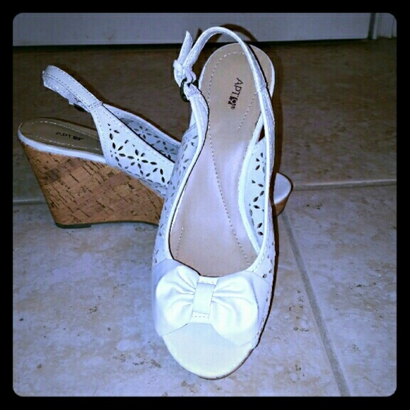 Wedge shoes