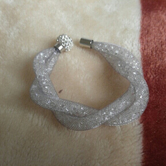 🍁FREE!🍁 Mesh White Crystals Bracelet - Picture 2 of 3