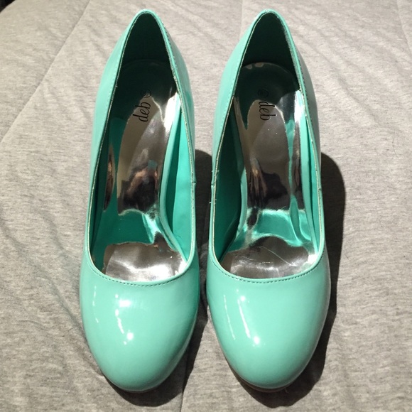Mint blue/green heels size 8 1/2