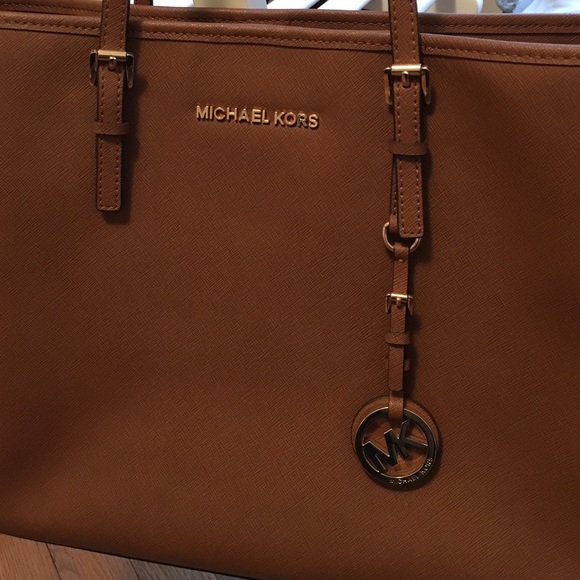 ‼️SOLD‼️Authentic Michael Kors handbag - Picture 4 of 4