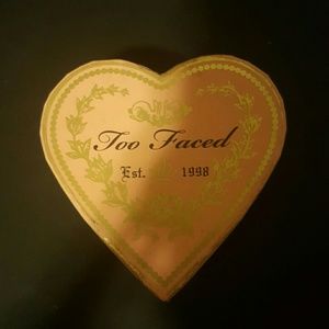 Too faced blush