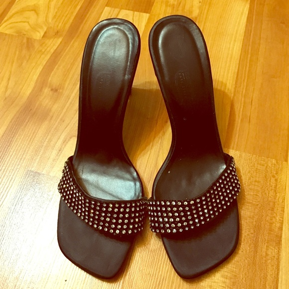 Black Newport News Heels
