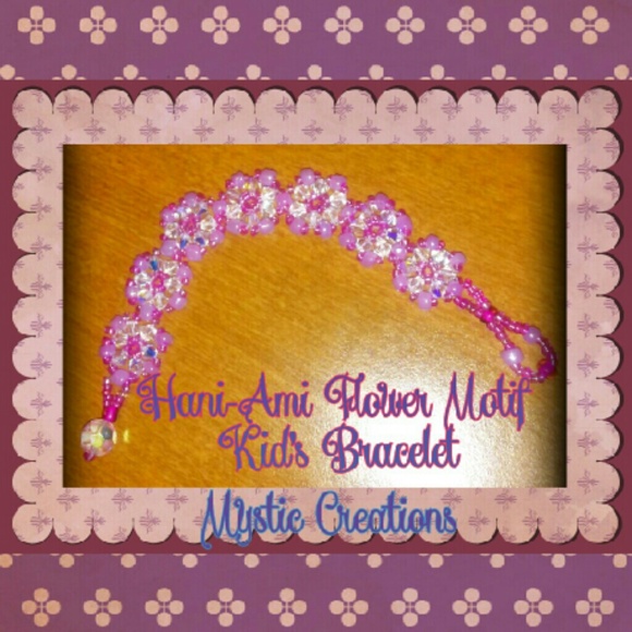 Hani-Ami Motif Flower Girl Bracelet