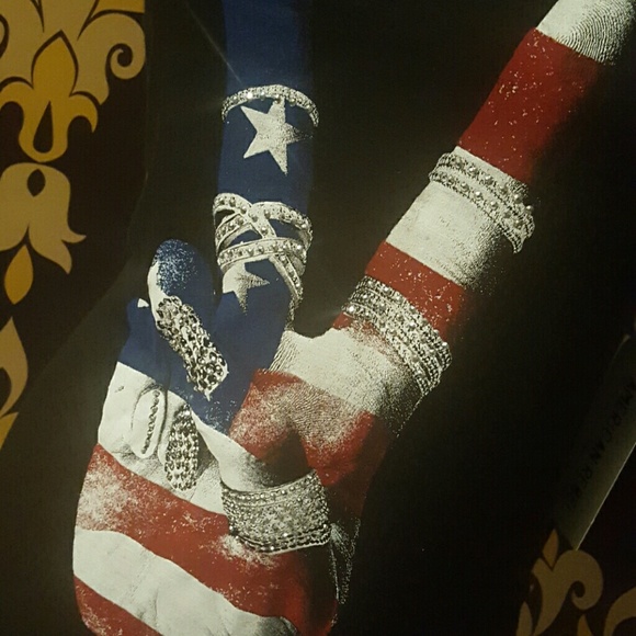 🍒 NWT PEACE LOVE FLAG STUDDED  S-M - Picture 3 of 3