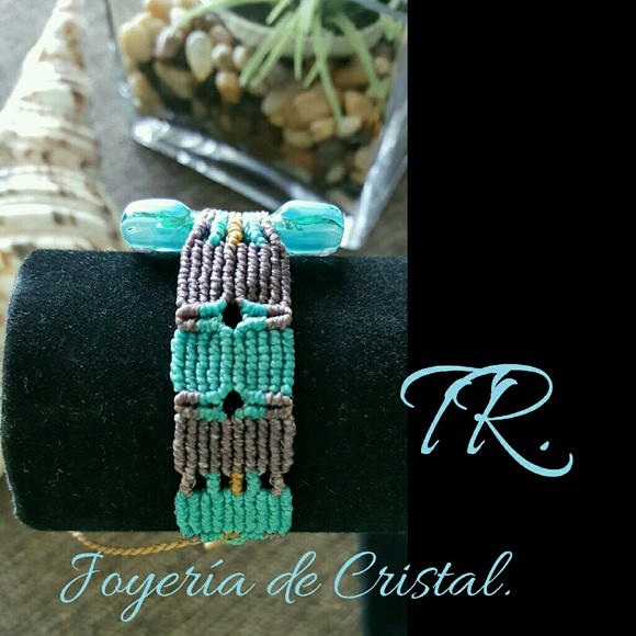 Blue Glass 💋30% Off Bundles💋 - Picture 3 of 4