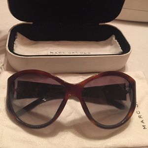 MARC BY MARC JACOBS SUNGLASSES