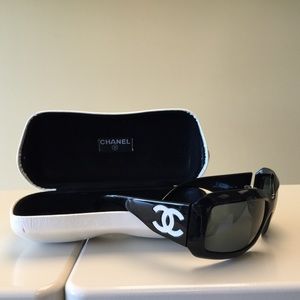 Authentic Chanel Mother of Pearl Sunglasses w Case
