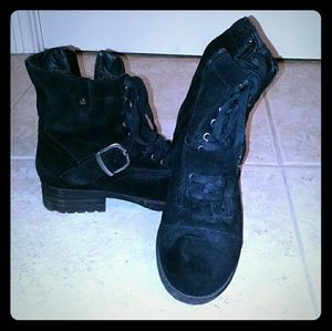 Combat boots