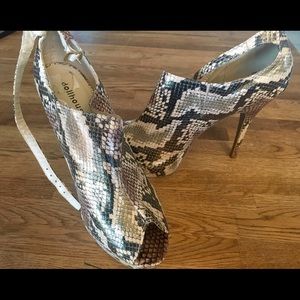 🐍Snakeskin heels Dollhouse🐍Manmade