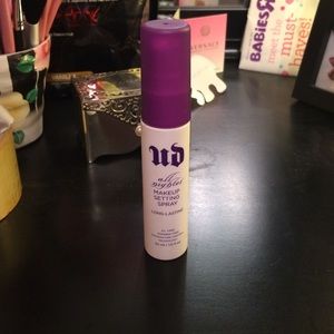 Urban Decay all nighter setting spray