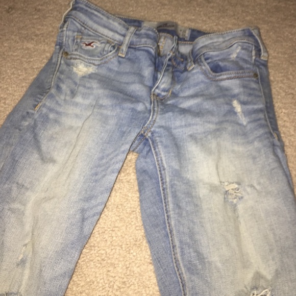 Hollister ripped light jeans !