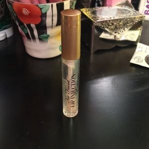 Too Faced lip injection extreme