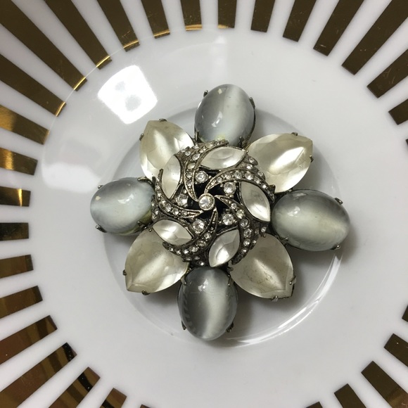 Graziano Brooch - Picture 2 of 4