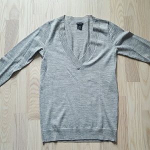 CLUB MONACO MERINO WOOL DEEP VNECK SWEATER