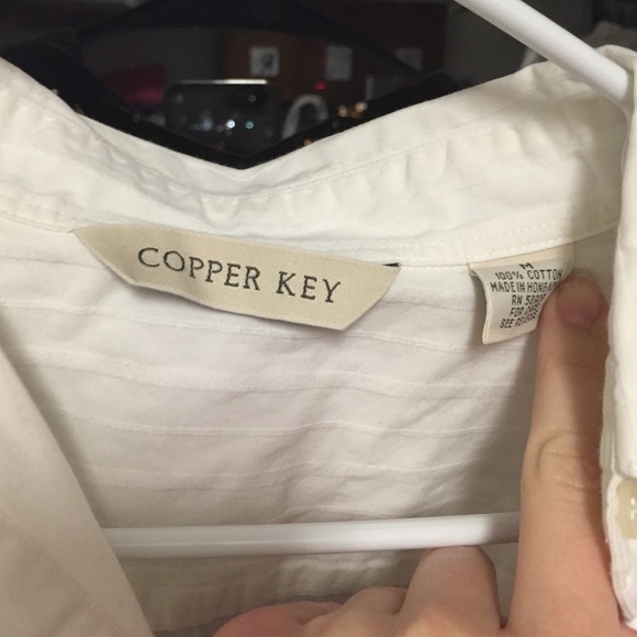 white collared button down - Picture 2 of 4