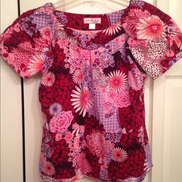 Koi scrub top size small