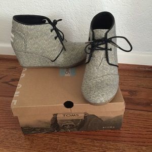 Stylish TOMS shoes - brand new - never been worn