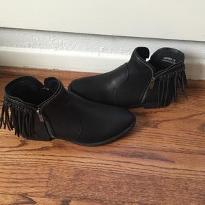 Fringe ankle booties