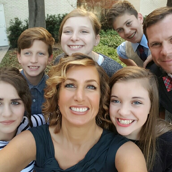 Meet Your Posher - Picture 4 of 4