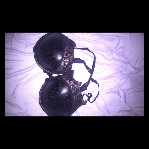 Bombshell Victoria's Secret bra