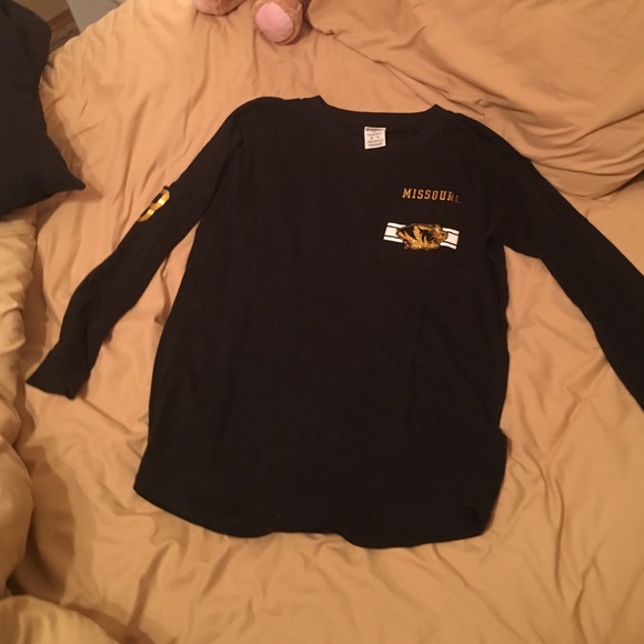 Sporty VS long sleeve tee! - Picture 1 of 4