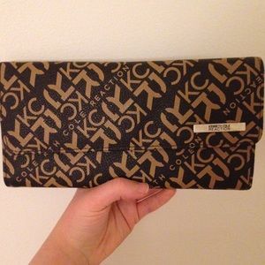 Kenneth Cole Reaction clutch