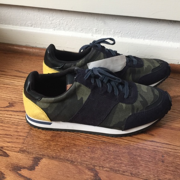 Men's Camo/Yellow shoes