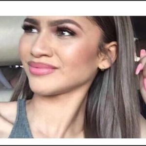 Meet your Posher, Chrys