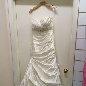 Wedding dress by DaVinci