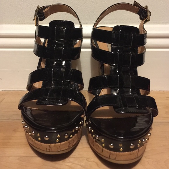 Beautiful black patent Steve Madden wedges sz 8